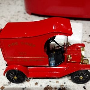 Nwt 1913 Model T fire Chief wagon